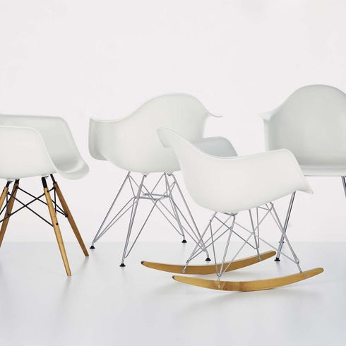 Cadeira de Braços em Plástico Eames DAR / Base Cromada